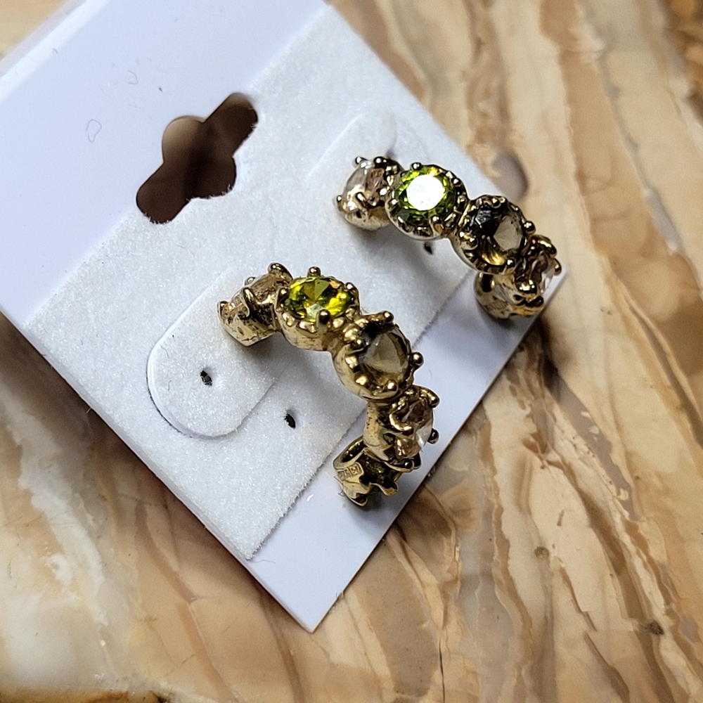 Elegant 925 Gold and Green Crystal Earrings. - Picture 7 of 10